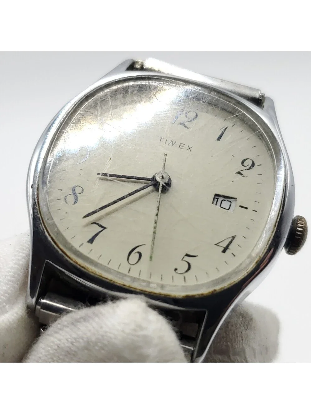 Vintage Timex Mechanical 32mm Date Dial Watch For Parts Or Repair